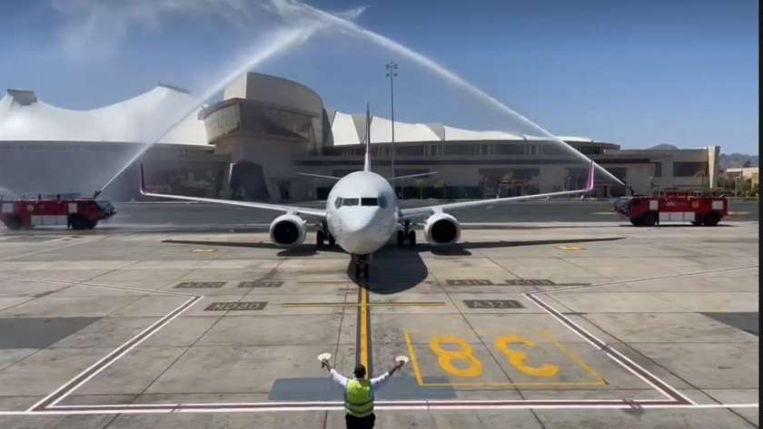 مطار شرم الشيخ يستقبل أول رحلة سياحية قادمة من مطار طاجيكستان