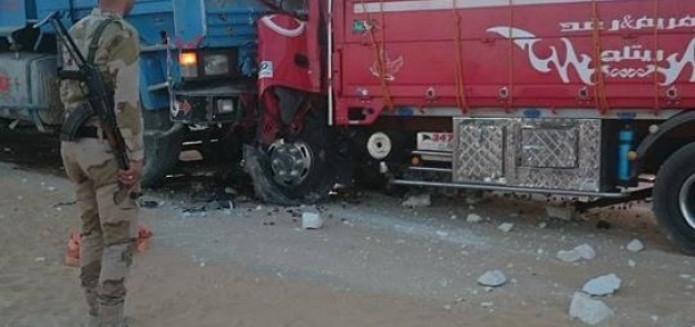 مصرع سائق ومساعده في حادث تصادم بكمين الحدود بمركز الفرافرة بالوادي الجديد