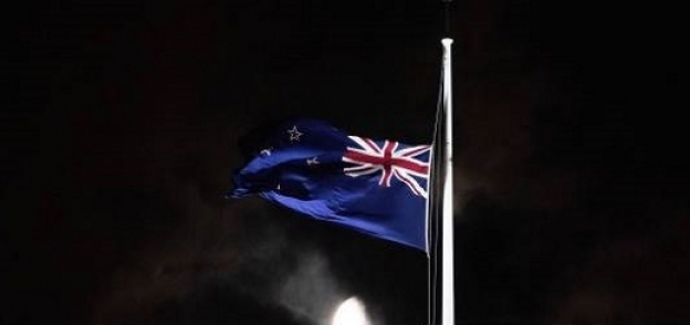 صورة لتنكيس العلم النيوزيلندى
