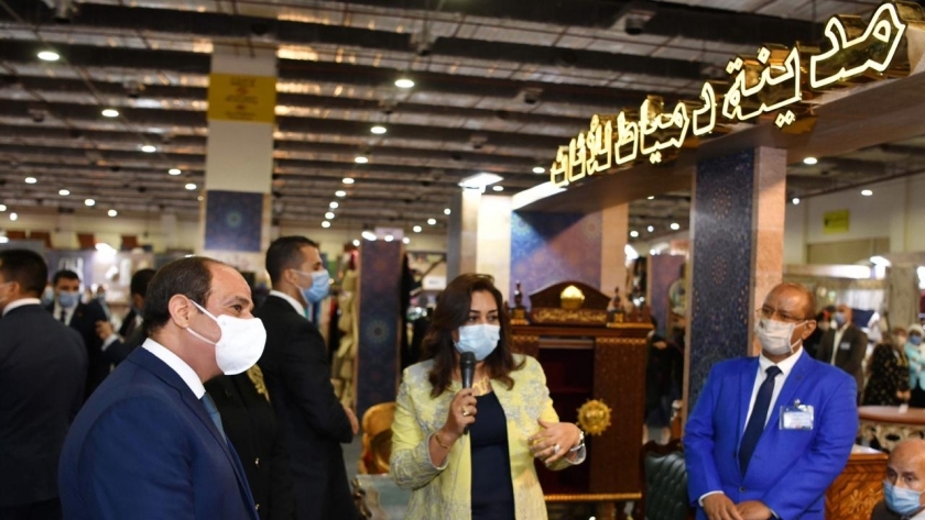 الرئيس عبدالفتاح السيسي في معرض تراثنا