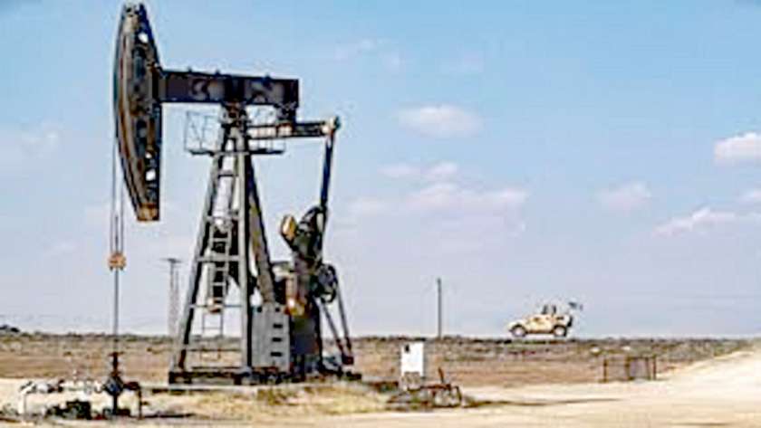واشنطن تهرب النفط من حقول النفط في شمال سوريا