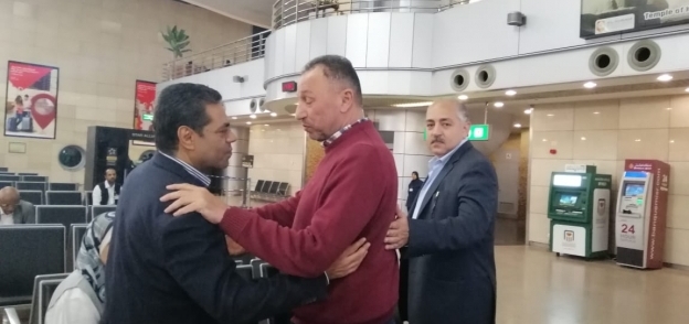 الخطيب بعد عودته بمطار القاهرة