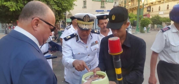 بالصور| مدير أمن القاهرة يتفقد الخدمات الأمنية قبل الإفطار