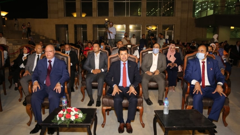 وزير الشباب ومحافظ القاهرة يشاهدان الاحتفالات بمتحف الفسطاط