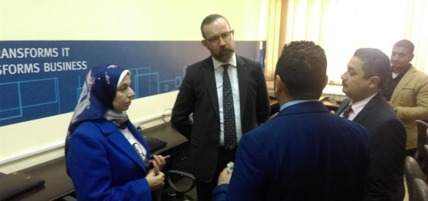 بالصور| السفير الأيرلندي بالقاهرة يزور جامعة الفيوم
