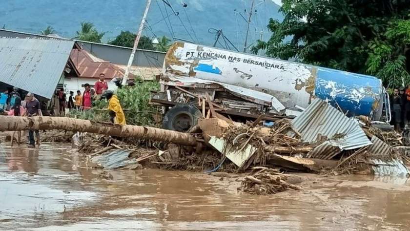 ضحايا الفيضانات في إندونيسيا