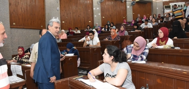 نصار يتفقد أعمال امتحانات جامعة القاهرة