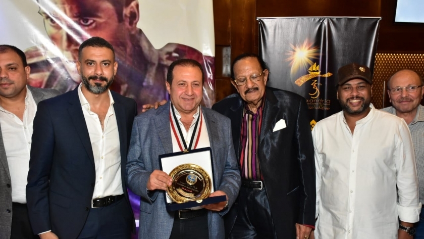 تكريم صناع فيلم "الممر" في مهرجان الإسكندرية السينمائي