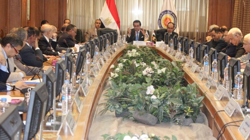 وزير التعليم العالى يرأس اجتماع المجلس الأعلى للجامعات بجامعة القاهرة