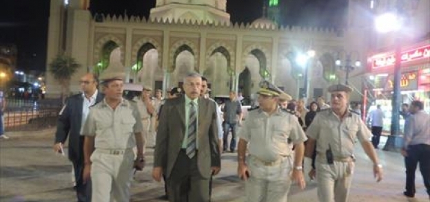 بالصور| مدير أمن الغربية يتفقد خدمات تأمين مسجد "السيد البدوي"
