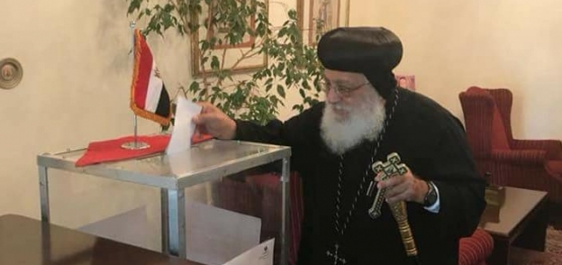 أساقفة المجمع المقدس للكنيسة الأرثوذكسية يدلون بأصواتهم في الانتخابات