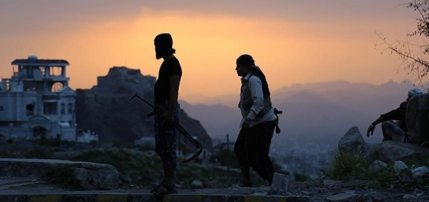 القوات الموالية لهادي تسيطر على مواقع جنوب اليمن