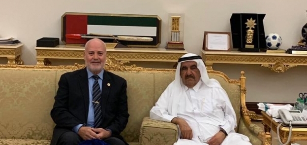 نائب حاكم دبى يلتقى ممثل هيئة آل مكتوم الخيرية بالقاهرة