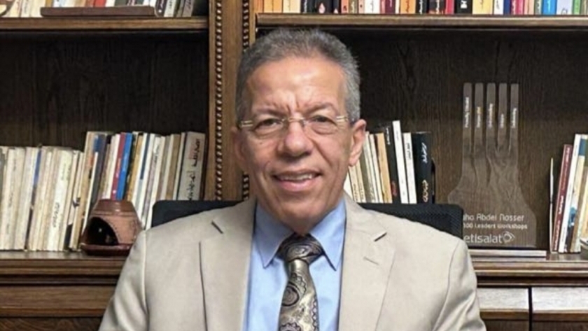 الدكتور أسامة عبد الحي نقيب الأطباء
