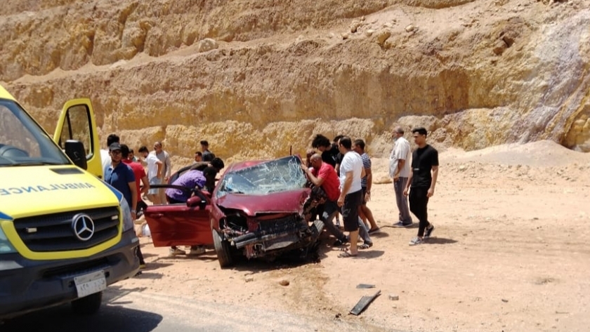 صورة للحادث على طريق السخنة