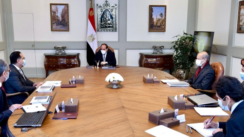 الرئيس السيسي خلال اجتماعه بالدكتور مصطفى مدبولي لحبث تنفيذ مشروعات الاتصالات