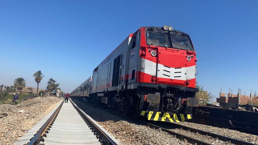 تعطل قطار روسي لمدة ساعة بسبب عطل في الفرامل بسوهاج
