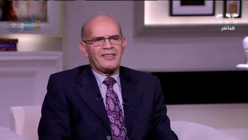 الدكتور أحمد يوسف، أستاذ العلوم السياسية بكلية الاقتصاد