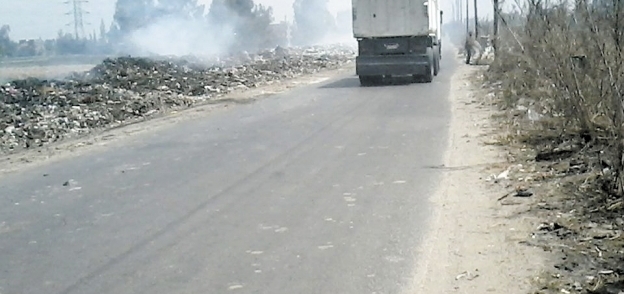 شوارع شبراخيت غارقة فى القمامة قبل زيارة وزير التنمية المحلية