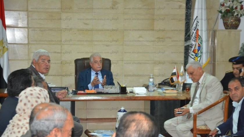 فوده يستعرض الموقف التنفيذي لمشروعات الخطة الاستثمارية بجنوب سيناء