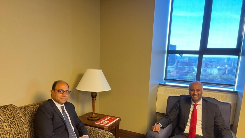 السفير المصري مع الوزير الكندي