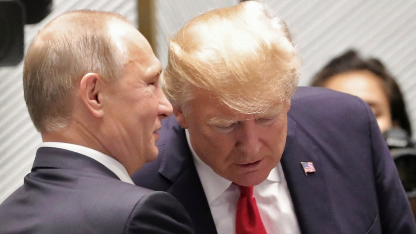 الرئيس الأمريكي ترامب ونظيره الروسي بوتين
