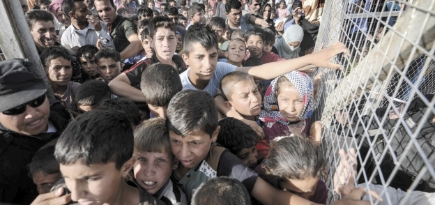نازخون عراقيون داخل مخيم حسن الشام شرق الموصل