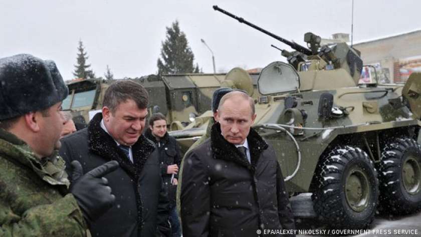 بوتين خلال زيارة أحد المواقع العسكرية