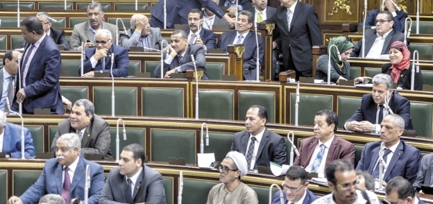 نواب البرلمان أثناء جلسة المجلس