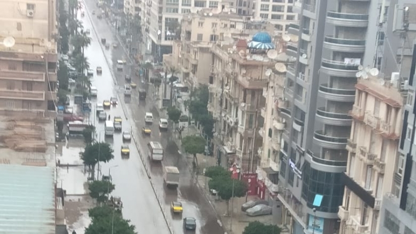 أمطار متوسطة تجتاح الإسكندرية