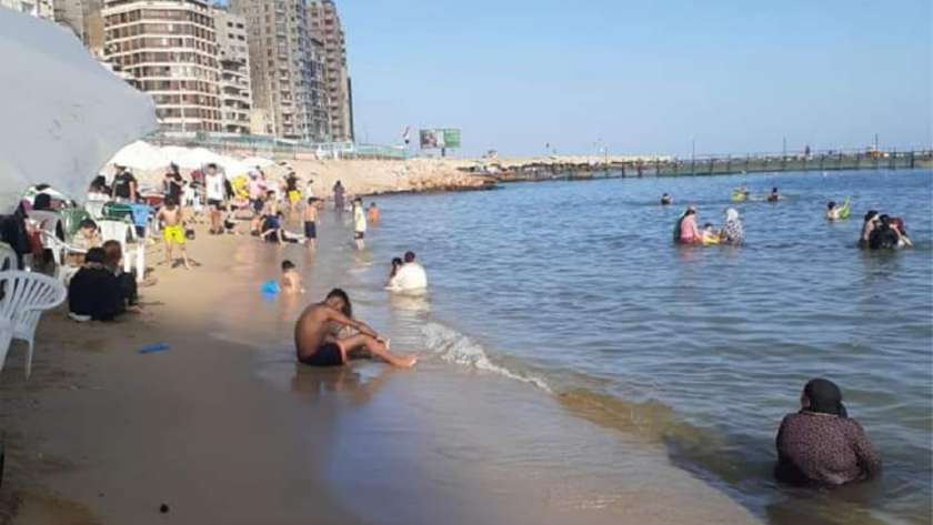 نسبة إشغال ضعيفة على شواطئ الإسكندرية