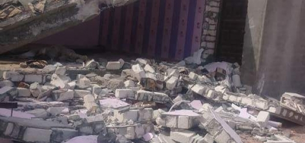 جانب من إنهيار المنزل بعد انفجار اسطوانه بوتاجاز به فى الضبعه