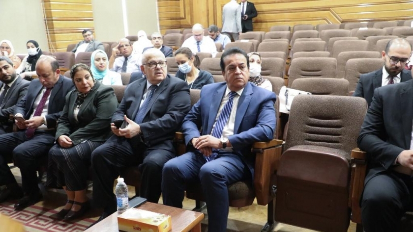 وزير الصحة: برنامج الزمالة المصرية يصقل مهارات الأطباء على المناهج الحديثة
