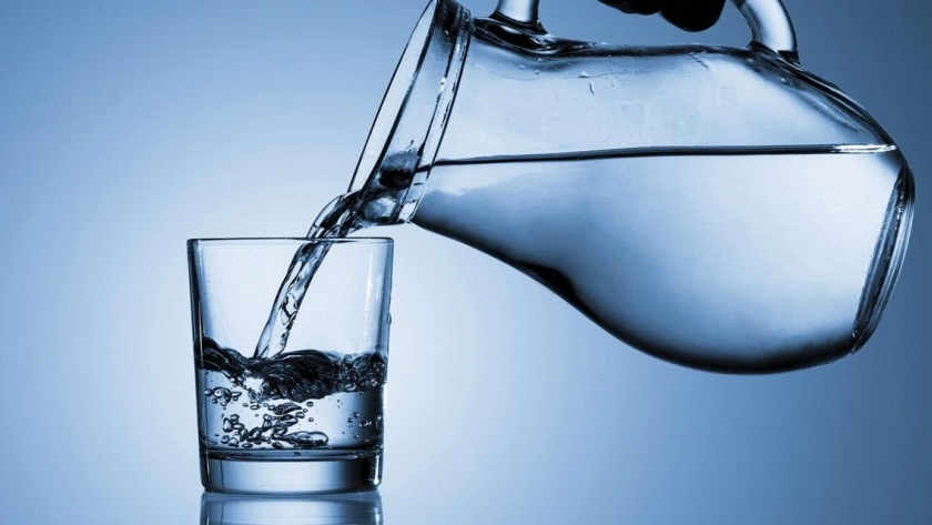 مخاطر الإفراط في شرب الماء على السحور