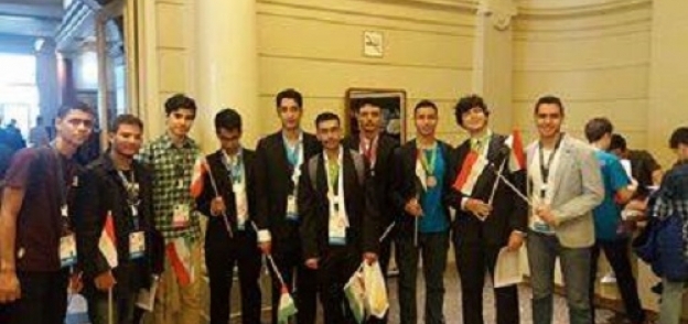 صورة للطلاب المصريين المشاركين