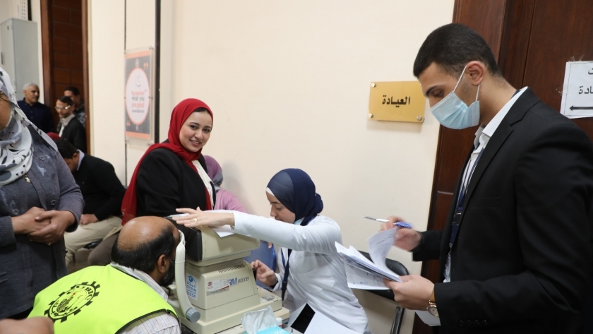 قافلة طبية للعاملين بمحافظة القاهرة