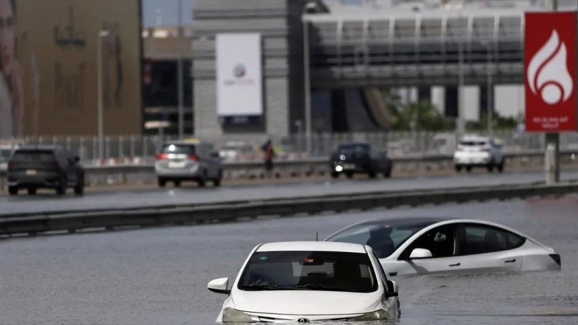 سبب حدوث فيضان الإمارات