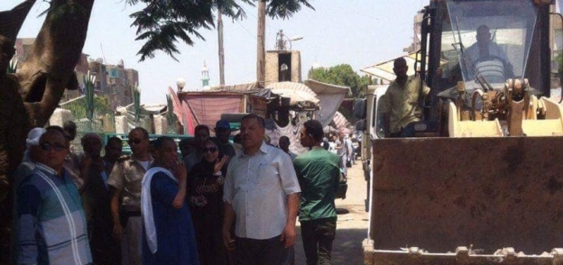 بالصور رئيس مدينة ديروط يترأس حمله اشغالات موسعه بالمدينه