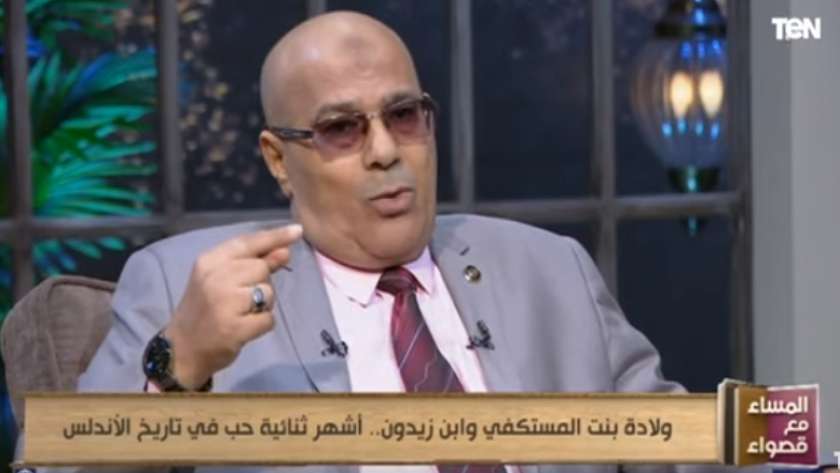 الدكتور غانم السعيد عميد كلية الإعلام جامعة الأزهر