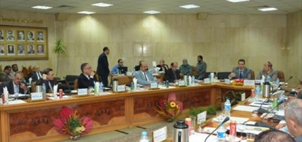 محافظ أسيوط يشارك في اجتماع مجلس جامعة أسيوط