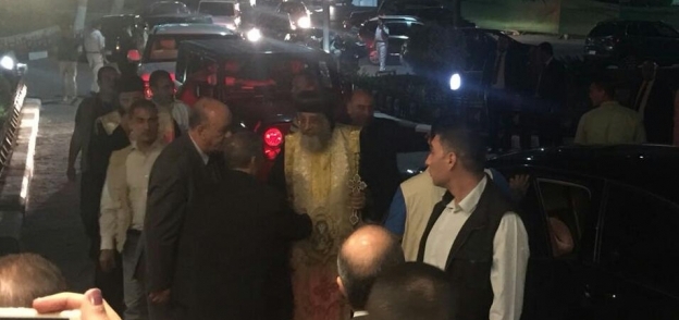 البابا تواضروس يصل إلى مطار القاهرة