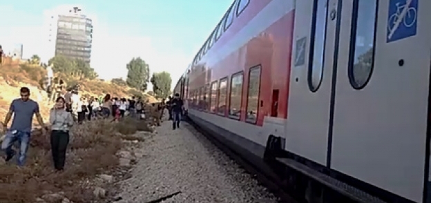 بالصور| توقف حركة القطارات في "حيفا" بسبب الاشتباه في أحد الركاب