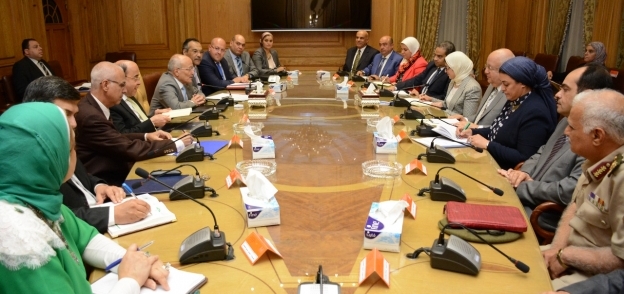 اجتماع وزير الدولة للإنتاج الحربى مع وزيرة الصحة لبحث تكليفات الرئيس