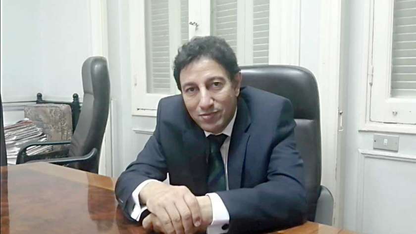 الدكتور خالد سليم نقيب الأطباء البيطريين الجديد