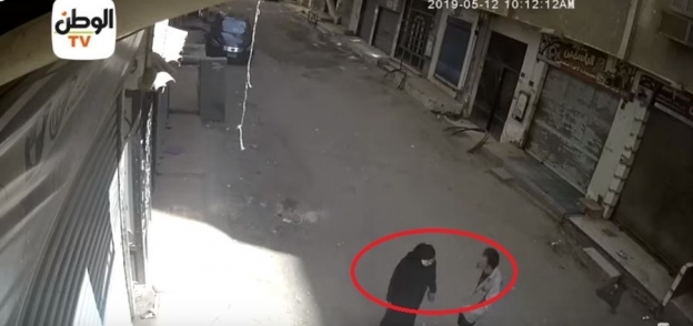 شاب يقتل والدته في الهرم
