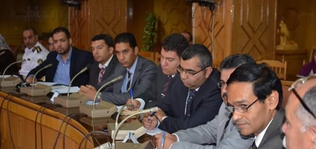 لجنة متابعة المشروعات بمجلس الوزراء  تناقش محافظ الإسماعيلية بشأن  الموقف التنفيذى للمشروعات المتوقفة .