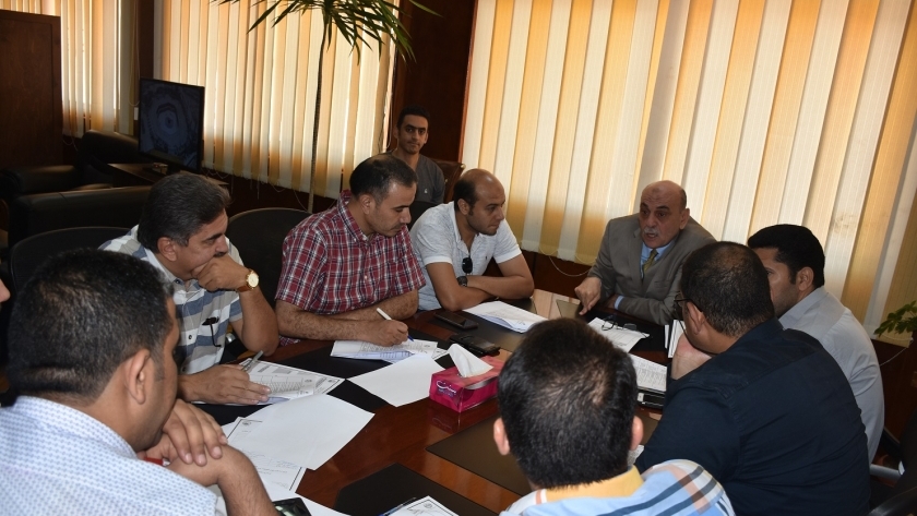 الفريق التنفيذي بجامعة مدينة السادات يناقش إجراءات التصحيح الإلكتروني