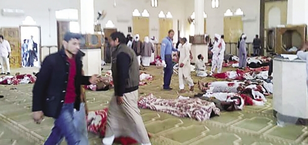 عدد من الجثث داخل مسجد الروضة