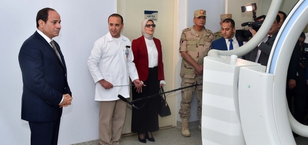 الرئيس السيسى يتفقد تجهيزات مستشفى المنوفية العسكرى