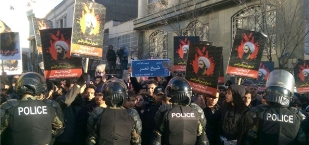 مظاهرات أمام السفارة السعودية بطهران